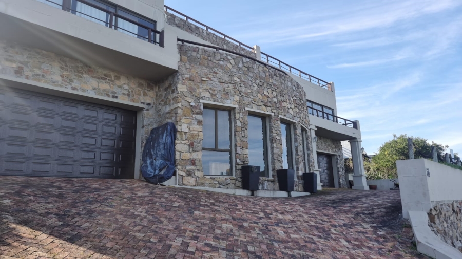 6 Bedroom Property for Sale in Merryhill Eastern Cape